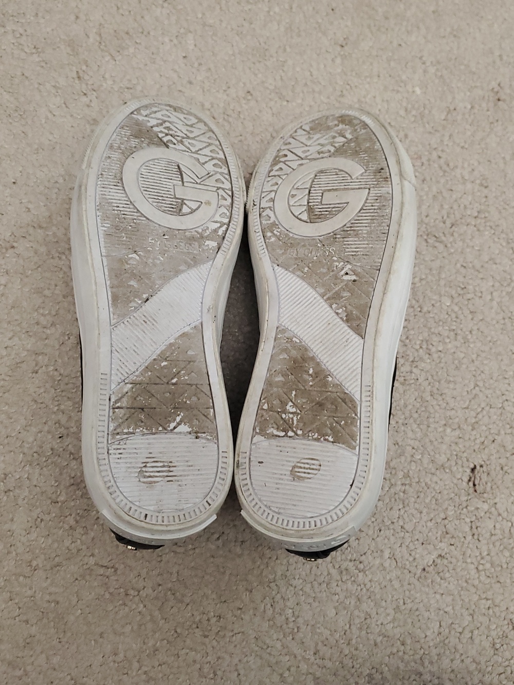 Guess Sneakers Size 8 1/2M - Picture 10 of 12